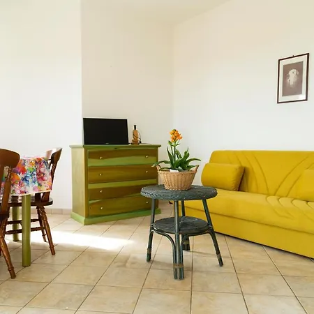 Bambu'-pescoluse 마리나 디 페스콜루스