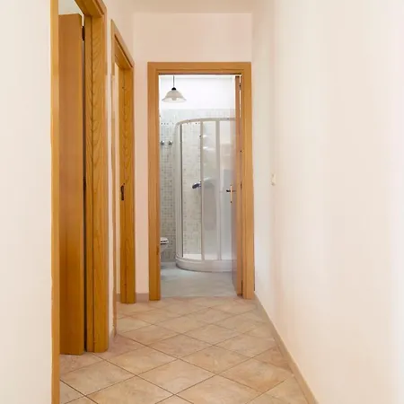 Bambu'-pescoluse 마리나 디 페스콜루스